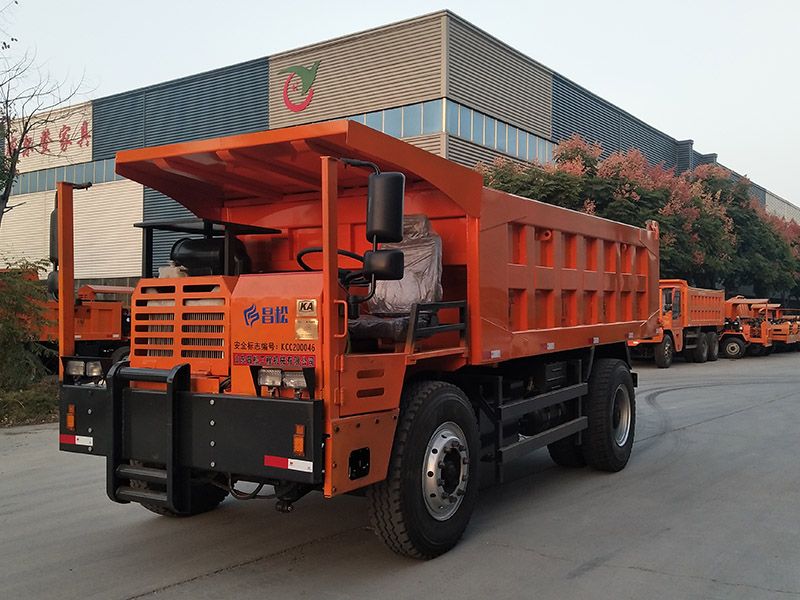 12噸四驅礦用運輸車