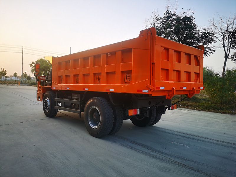 12噸四驅礦用運輸車